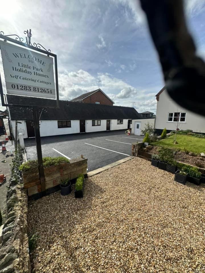 Little Park Holiday Homes Self Catering Cottages 1 & 2 Bedrooms Available Close To Tutbury Castle Eksteriør bilde